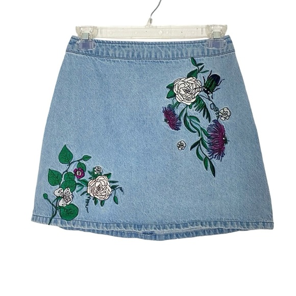 H&M Dresses & Skirts - H&M Coachella Jean Skirt Womens Size 4 Small Embroidered Floral Blue Mini